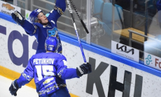 «В такие моменты понимаешь, что жизнь прекрасна». «Барыс» порадовался за своего лидера. Видео