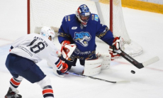 «Почему не делают выводы по бездельникам?». Фанаты «Барыса» в ярости после позорного поражения в КХЛ