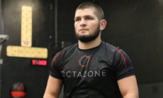 Появилось видео реакции Хабиба Нурмагомедова на «ограбление» Петра Яна на UFC 280