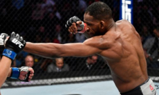 Экс-соперник Шавката Рахмонова «удосрочил» фаворита и установил рекорд UFC. Видео
