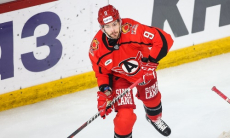 Хоккеист сборной Казахстана вернулся после травмы и забросил победную шайбу в КХЛ. Видео