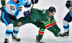 Шикарная передача форварда сборной Казахстана не спасла «Ак Барс» от разгрома в КХЛ. Видео