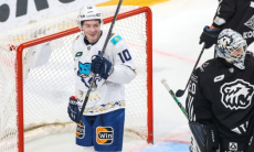 «Наконец-то начал набирать форму». КХЛ обратила внимание на прогресс лидера «Барыса»