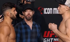 Казах провел дуэль взглядов с топовым бойцом UFC. Видео