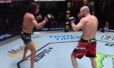 Непобежденный в UFC боец казахстанского менеджера выиграл 19-й бой подряд