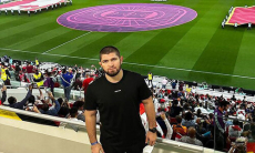 Хабиб Нурмагомедов показал подарок с чемпионата мира в Катаре