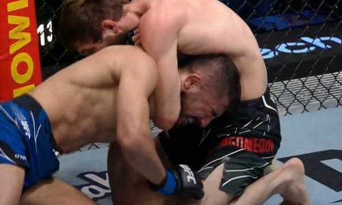 Нурмагомедов «задушил» бойца из Узбекистана в UFC. Видео