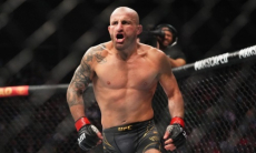 Волкановски объявили победителем боя с Махачевым за титул UFC и назвали счет