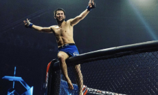 Казахстанский боец обошел файтеров UFC
