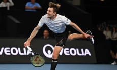 Разгромом завершился матч лучшего теннисиста Казахстана с чемпионом US Open из России