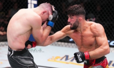 Российский боец получит главный бой турнира UFC после победы над казахстанцем