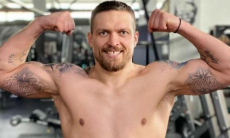 Александр Усик вернулся в Украину после срыва боя с Тайсоном Фьюри