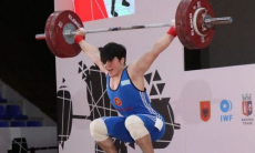 Казахстанец забрал «золото» и «серебро» ЧМ-2023 по тяжелой атлетике среди юношей