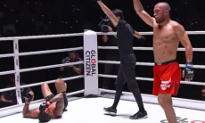 Нокдаун и нокаут финишера. Видео кровавого боя Казахстан vs Бразилия в известном промоушне 