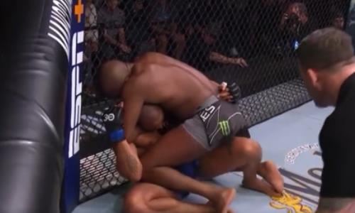 Видео эпичного финиша в бою Джонс — Ган за титул чемпиона UFC