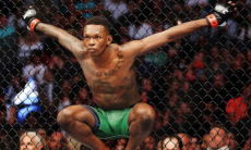«Порву ему ж*пу». Адесанья пообещал «прикончить» чемпиона UFC