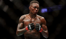 Экс-чемпион UFC удивил своим образом перед турниром с участием казахского бойца. Видео