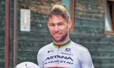 Лидер «Астаны» упал на этапе «Джиро д’Италия». Подробности