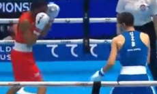 Видео полного боя узбекистанского «провокатора» с нокдауном в финале ЧМ-2023 по боксу
