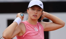 Первая ракетка мира не смогла сдержать эмоций из-за боли в матче с Еленой Рыбакиной