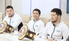 Чемпионам мира по боксу сделали роскошные подарки в Астане