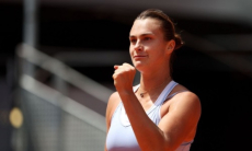 Разгромом обернулся первый матч принципиальной соперницы Елены Рыбакиной на «Ролан Гаррос». Видео