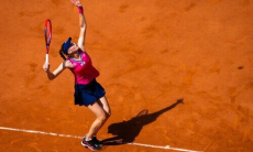 Видеообзор уверенной победы Елены Рыбакиной на старте «Ролан Гаррос»