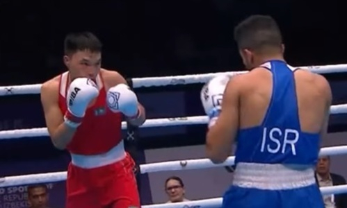 Видео полного боя казахстанского боксера с профи на ЧМ-2023