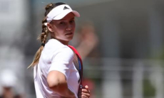 Назван победитель матча Елена Рыбакина — Линда Носкова на «Ролан Гаррос»-2023