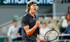 Олимпийский чемпион восхитил зрителей ювелирным ударом на «Ролан Гаррос». Видео