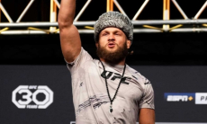 Уроженцу Казахстана объяснили неприятное для него условие топового боя в UFC