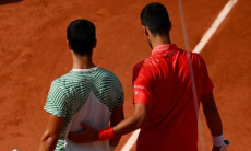 Драматичным разгромом обернулся матч Алькарас — Джокович в полуфинале «Ролан Гаррос»