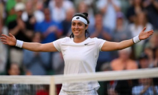 Конкурентка Рыбакиной мощно стартовала на Уимблдоне-2023. Видео