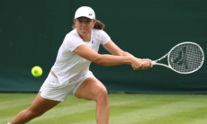 Главная соперница Рыбакиной чудом спаслась на Уимблдоне-2023