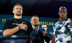 Усик отреагировал на заявление соперника о страхе в его глазах