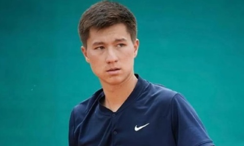 Казахстанский теннисист испытал проблемы в матче за выход в финал турнира в США