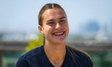 Арина Соболенко поразила поклонников мокрым танцем. Видео