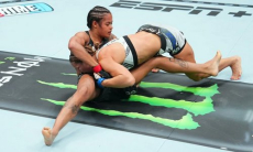 Обидчицу казахстанской файтерши в UFC удосрочили в первом раунде. Видео