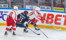 Гол хоккеиста сборной Казахстана помог добиться разгрома в КХЛ. Видео