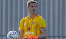 Переход голкипера сборной Казахстана в Европу получил одобрение