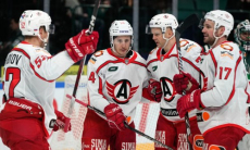 Разгромом с хет-триком закончился матч соперника «Барыса» по конференции КХЛ