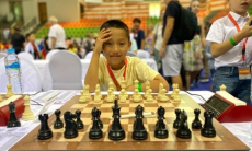 Восьмилетний шахматист сенсационно одержал вторую победу на ЧМ-2023