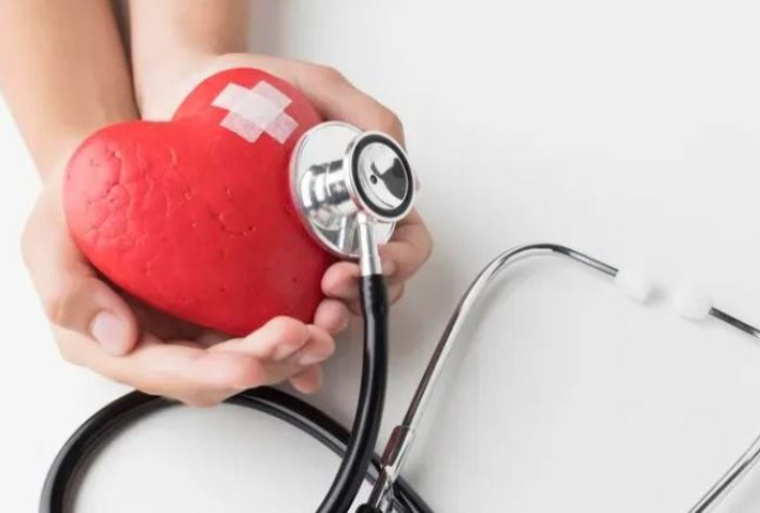 Кардиолог раскрыла пять простых симптомов болезни сердца
