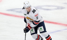 Хоккеист сборной Казахстана помог победить лидеру Востока КХЛ