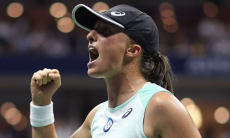 Проблемами едва не обернулся старт на Australian Open-2024 для Иги Швентек