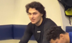 Казахстанский защитник лишился возможности дебютировать в КХЛ за российский клуб 