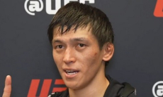 Казахстанский боец UFC встретился с бывшим чемпионом промоушна