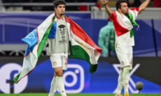 Почему футболисты сборной Таджикистана отпраздновали победу в плей-офф Кубка Азии с флагом Узбекистана?