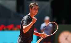 Топовый теннисист одержал вторую победу после перехода под флаг Казахстана