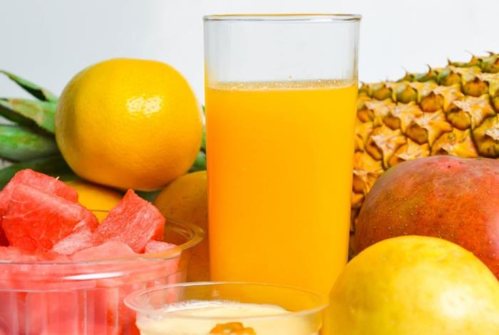 «Ничего кроме вреда здоровью». Эксперты призвали обходить стороной эти виды фруктовых соков
